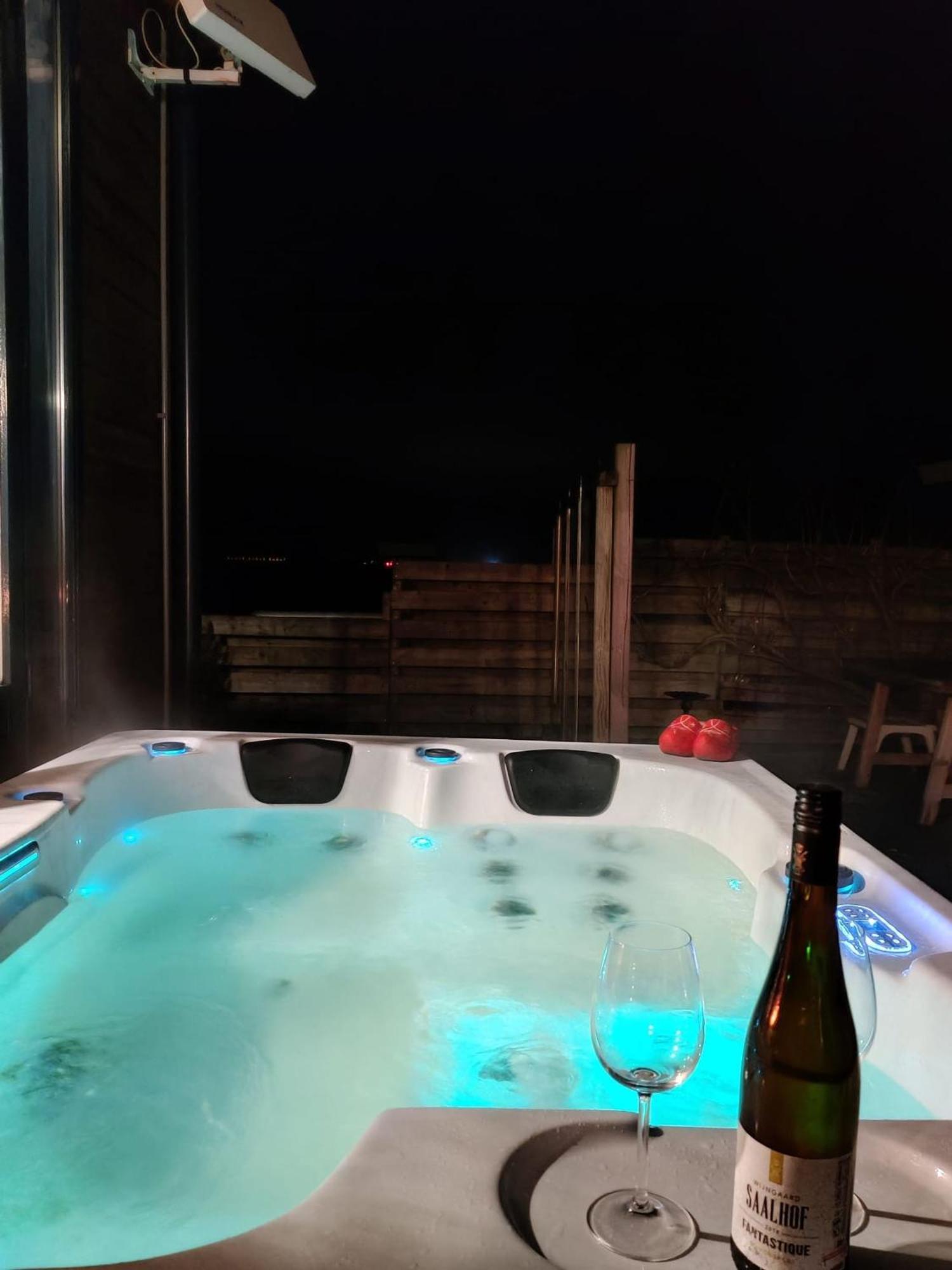 Lakeview 6 Pers Holiday Home Aurora With Fenced Garden, Whirlpool And Sauna Anjum Exterior foto